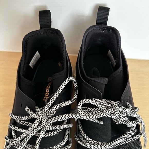 Black Reebok Sneakers Shoes - Picture 5 of 7